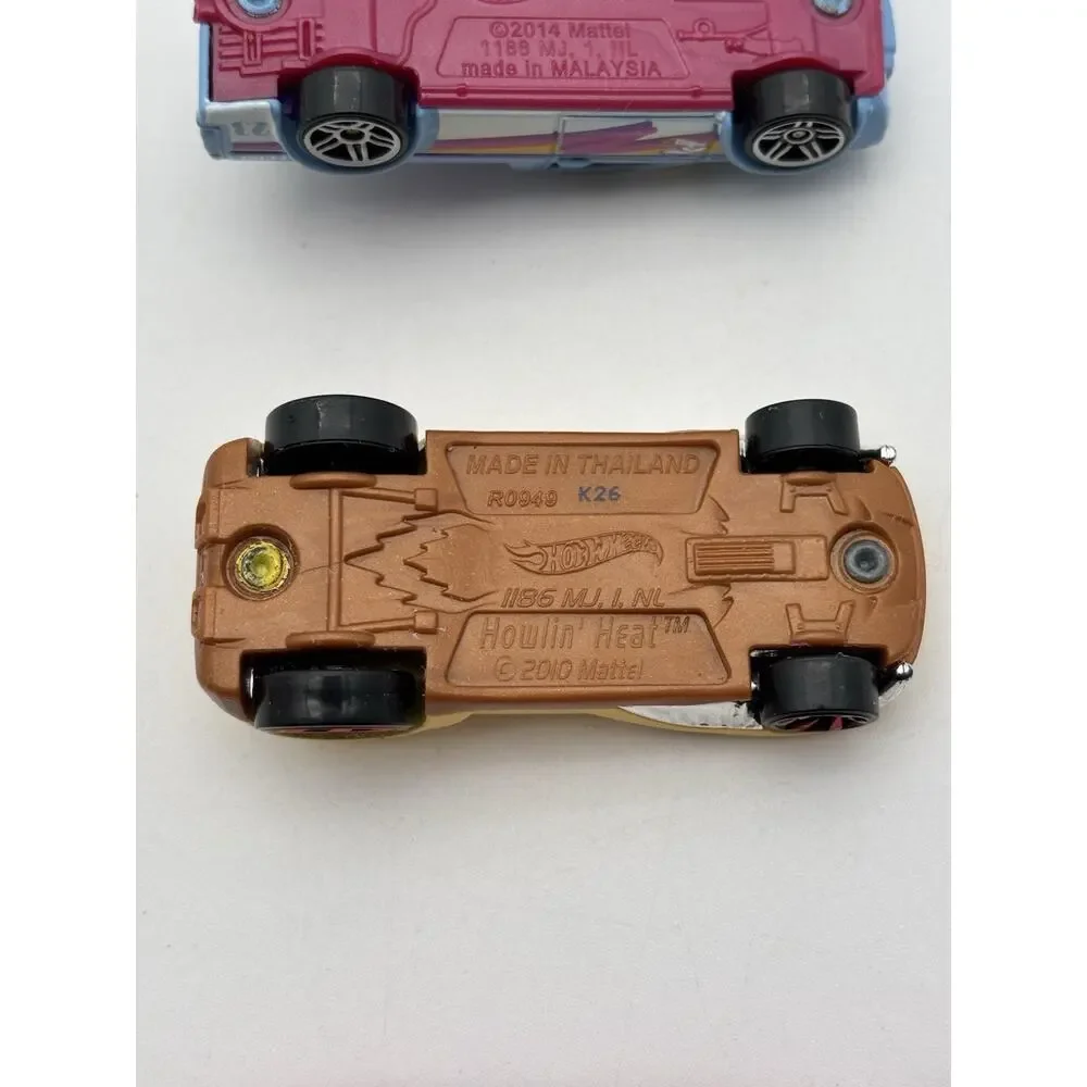 Vintage Hot Wheels Lot Of 5 Cars. FJ, Camaro, VW, Nissan GT And Howlin Heat.